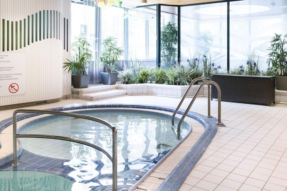 swimming pool spa