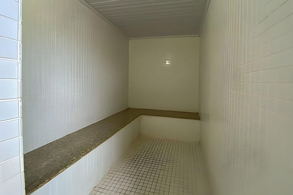 swimming pool spa