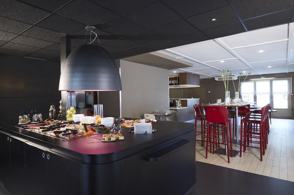 restaurant-cafeteria