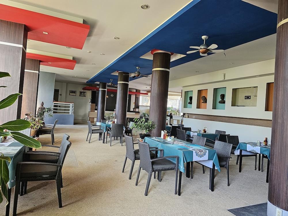 restaurant cafeteria
