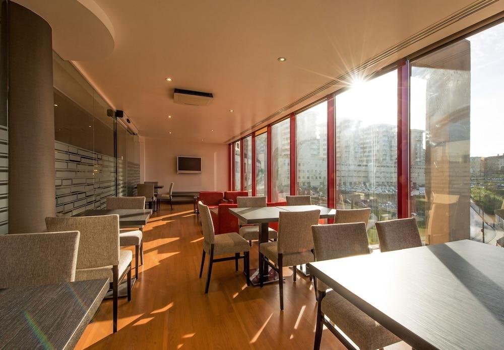 restaurant-cafeteria
