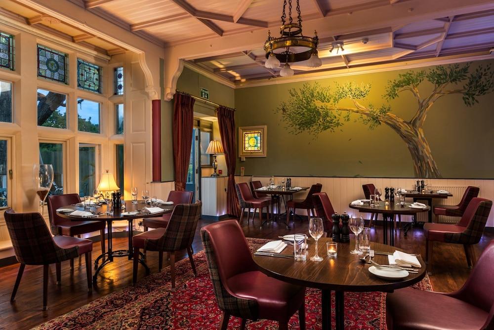 restaurant cafeteria