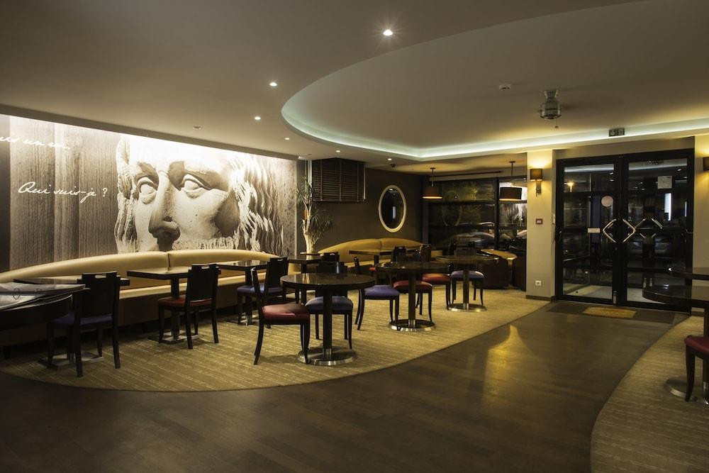 restaurant cafeteria