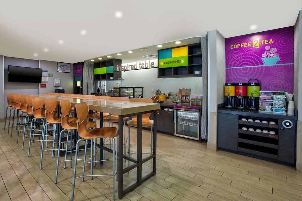 restaurant cafeteria