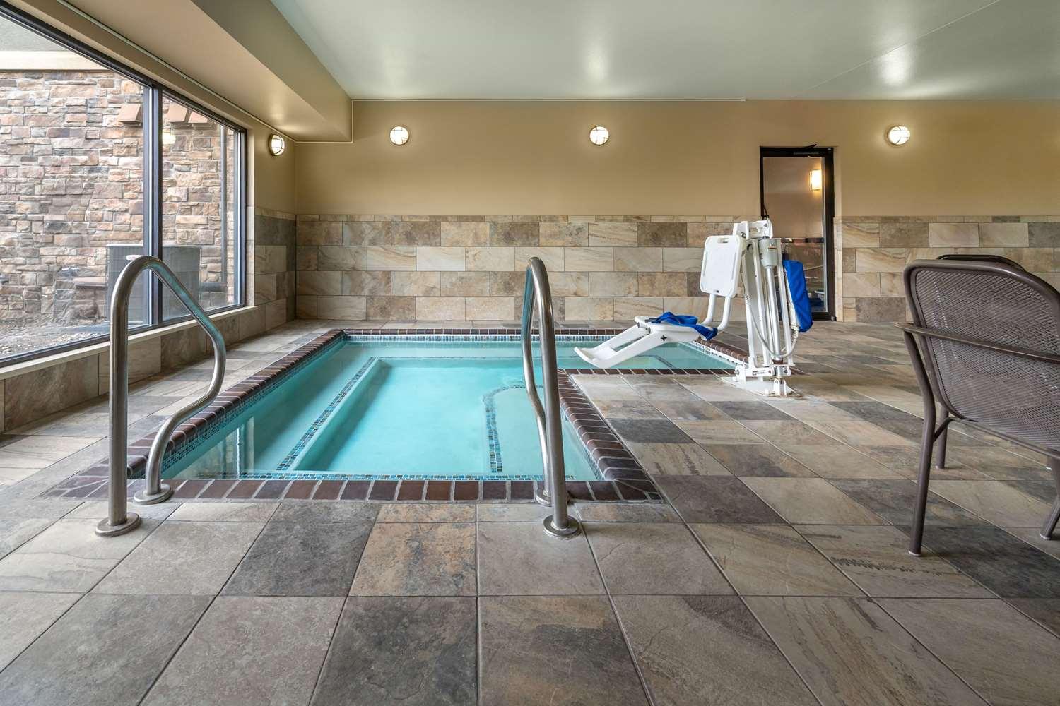 swimming pool spa