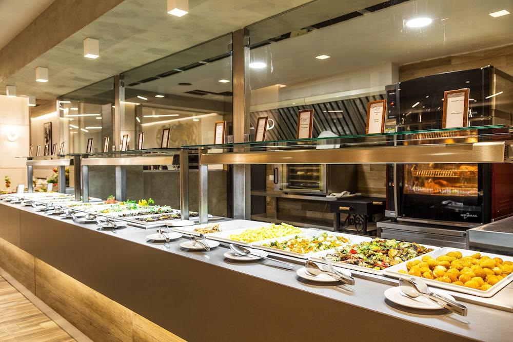 restaurant cafeteria
