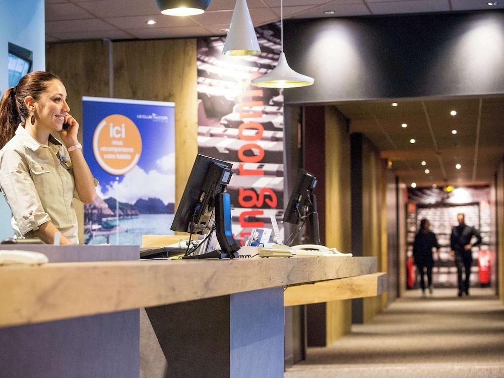 lobby