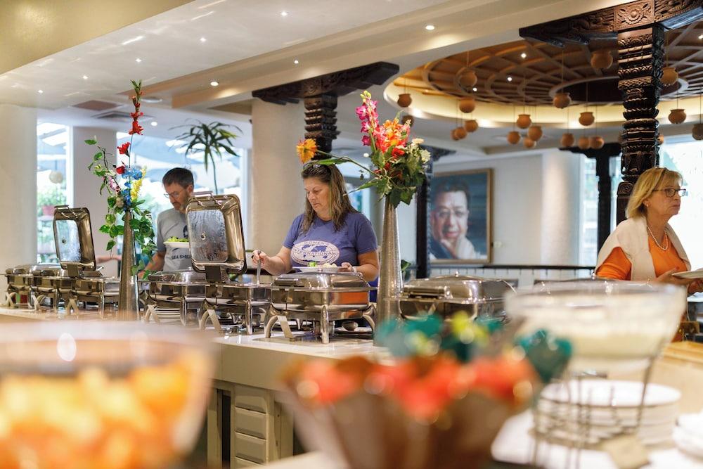 restaurant cafeteria
