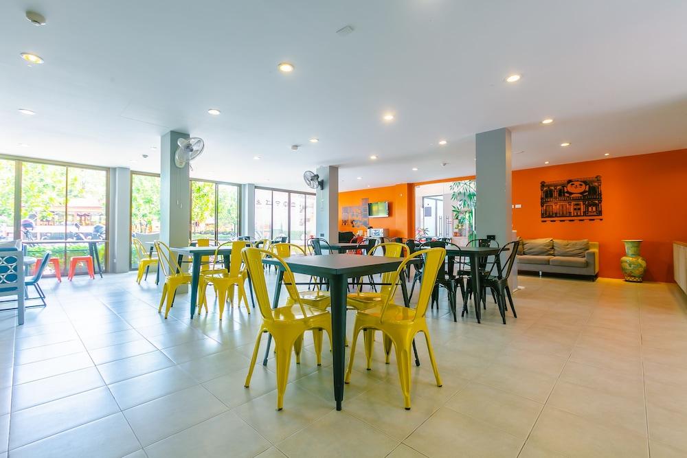 restaurant-cafeteria