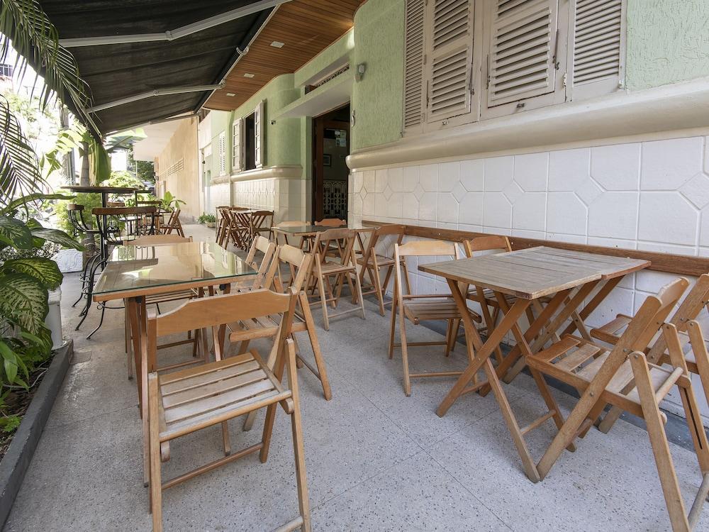 restaurant-cafeteria