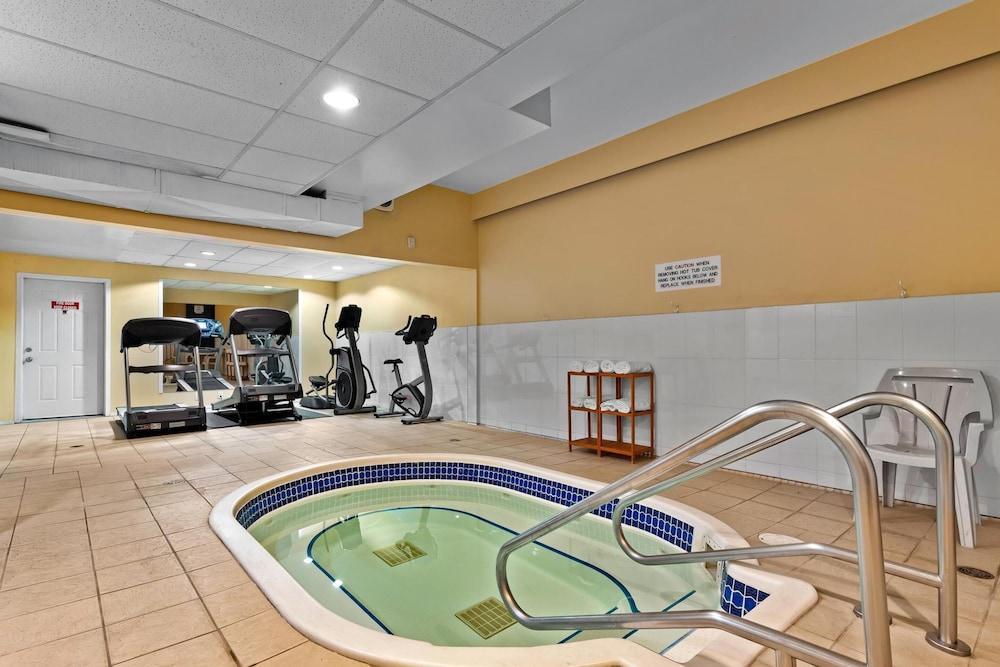 swimming pool spa