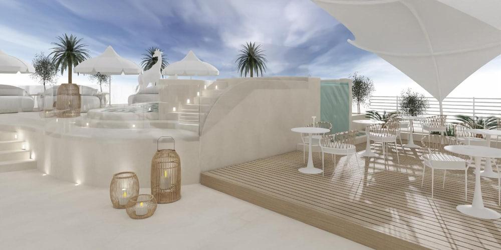 swimming pool spa
