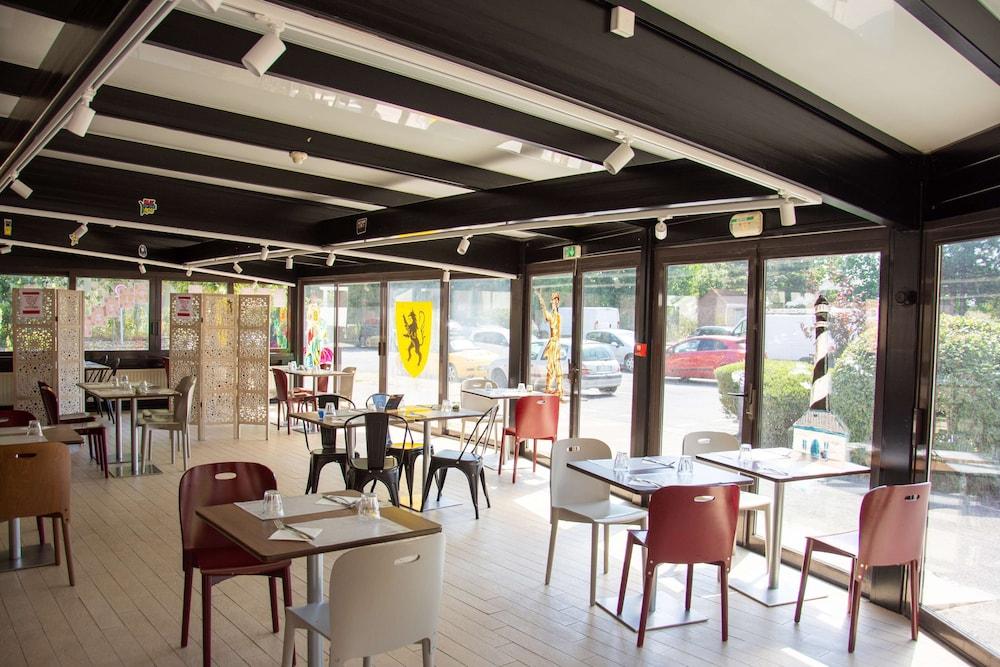 restaurant cafeteria
