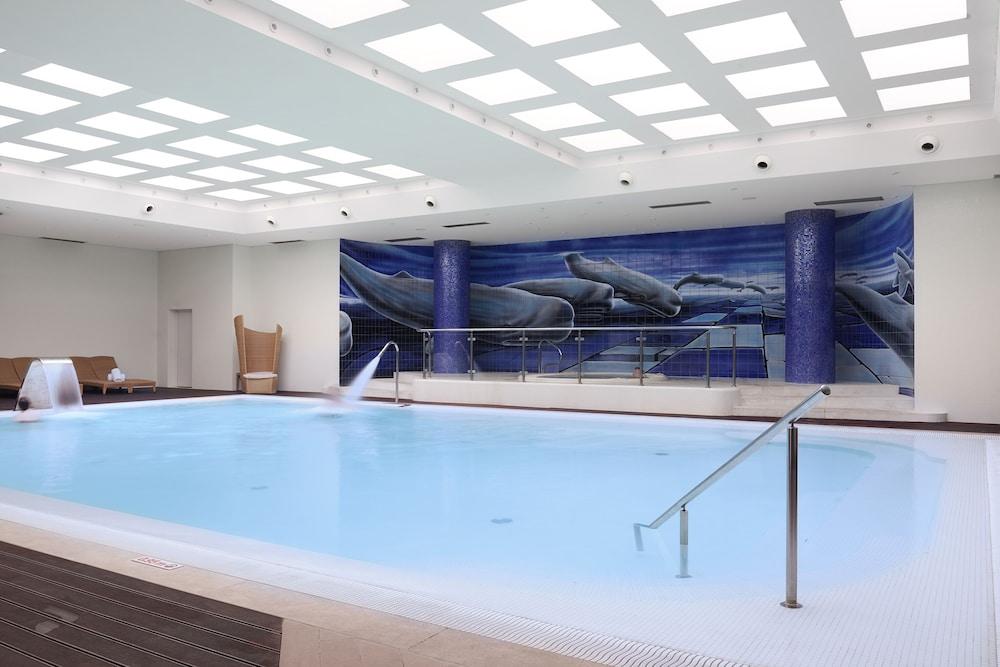 swimming pool spa