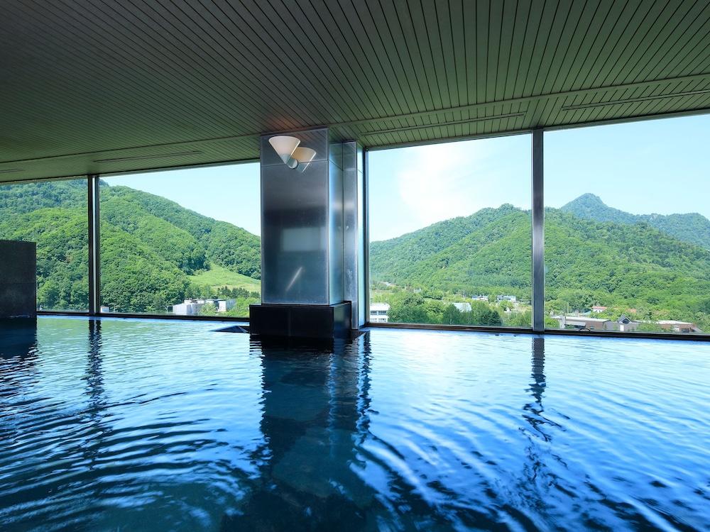 swimming pool spa