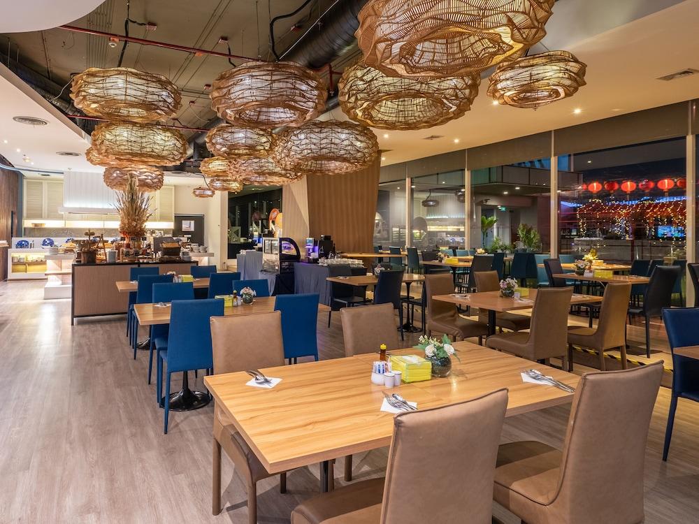restaurant cafeteria