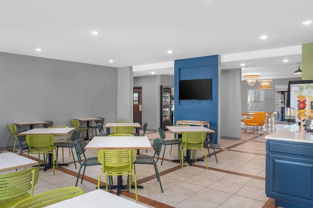 restaurant cafeteria