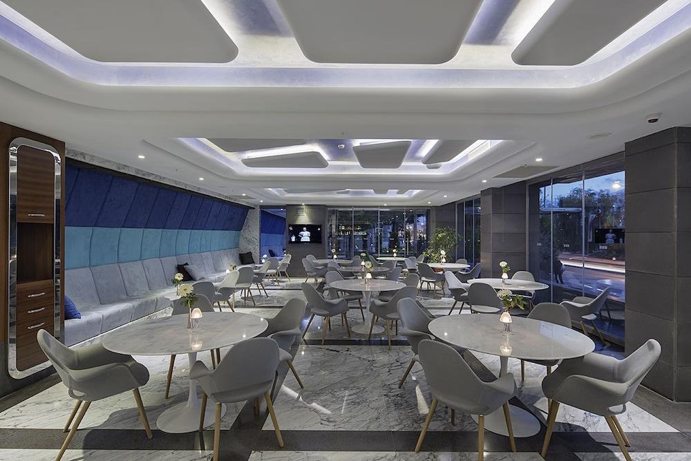 restaurant-cafeteria