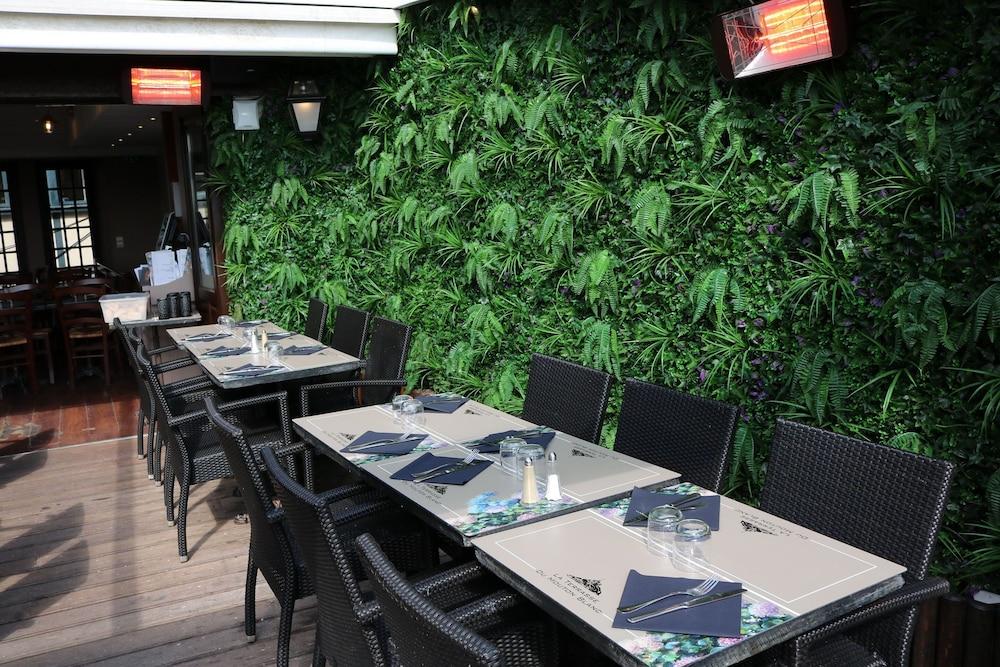 restaurant cafeteria