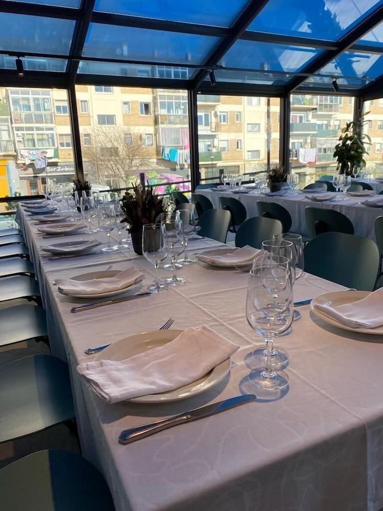 restaurant cafeteria