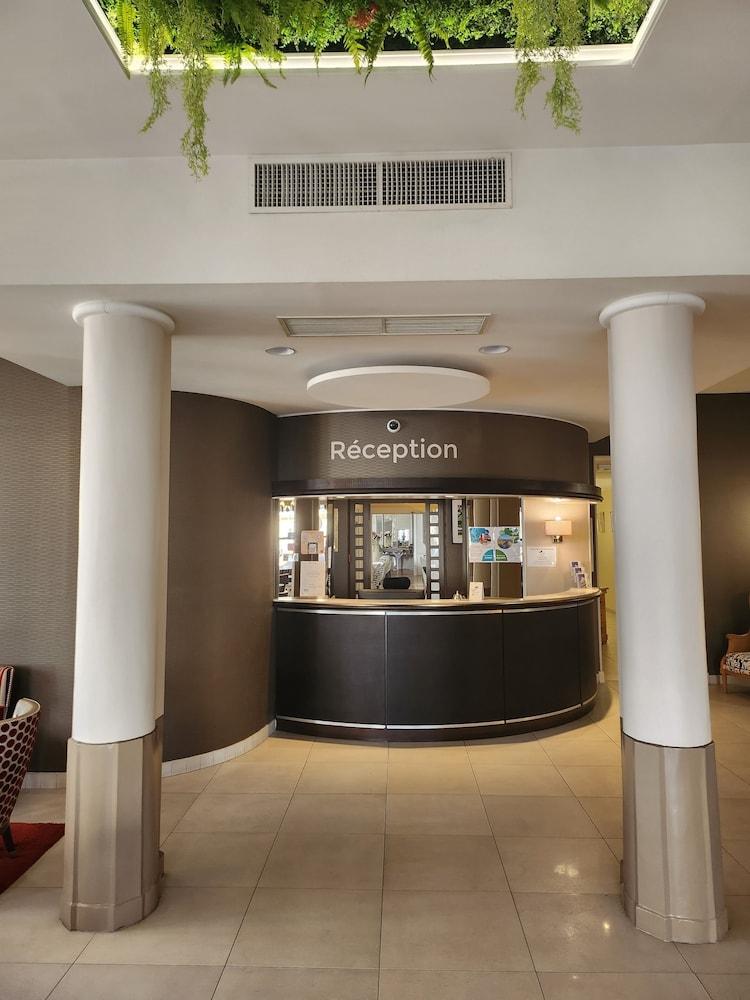 lobby