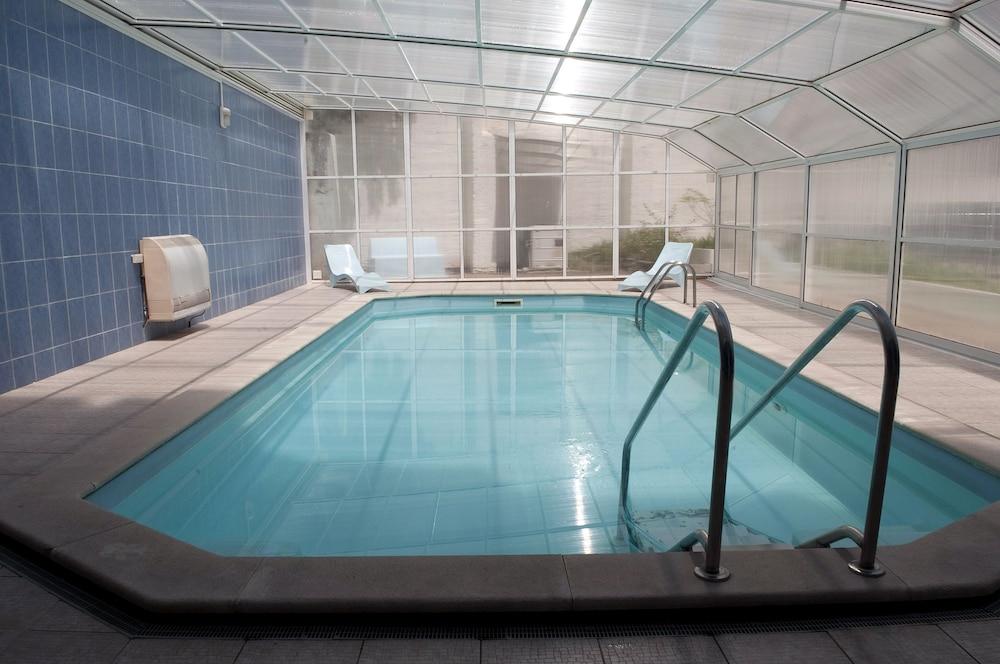 swimming pool spa