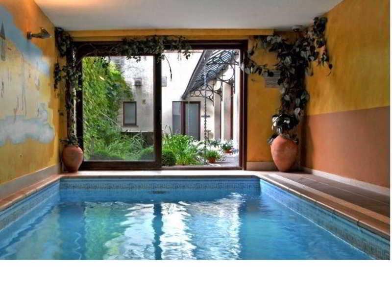 swimming pool spa