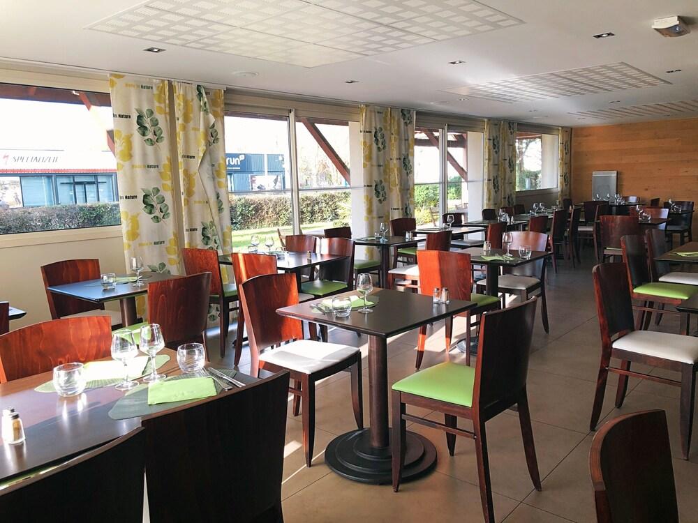 restaurant-cafeteria