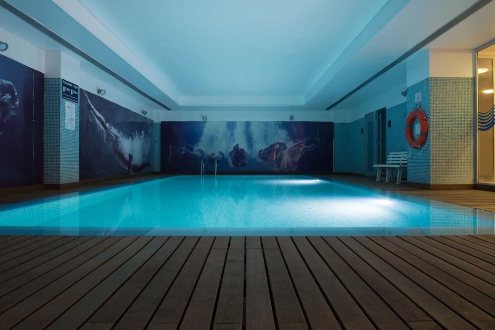 swimming pool spa