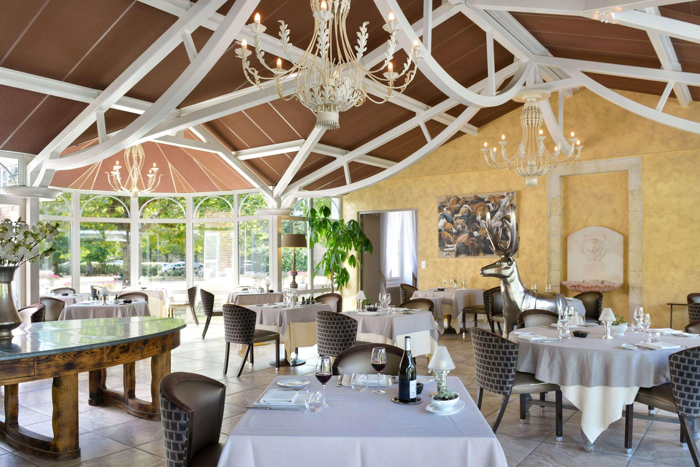 restaurant cafeteria