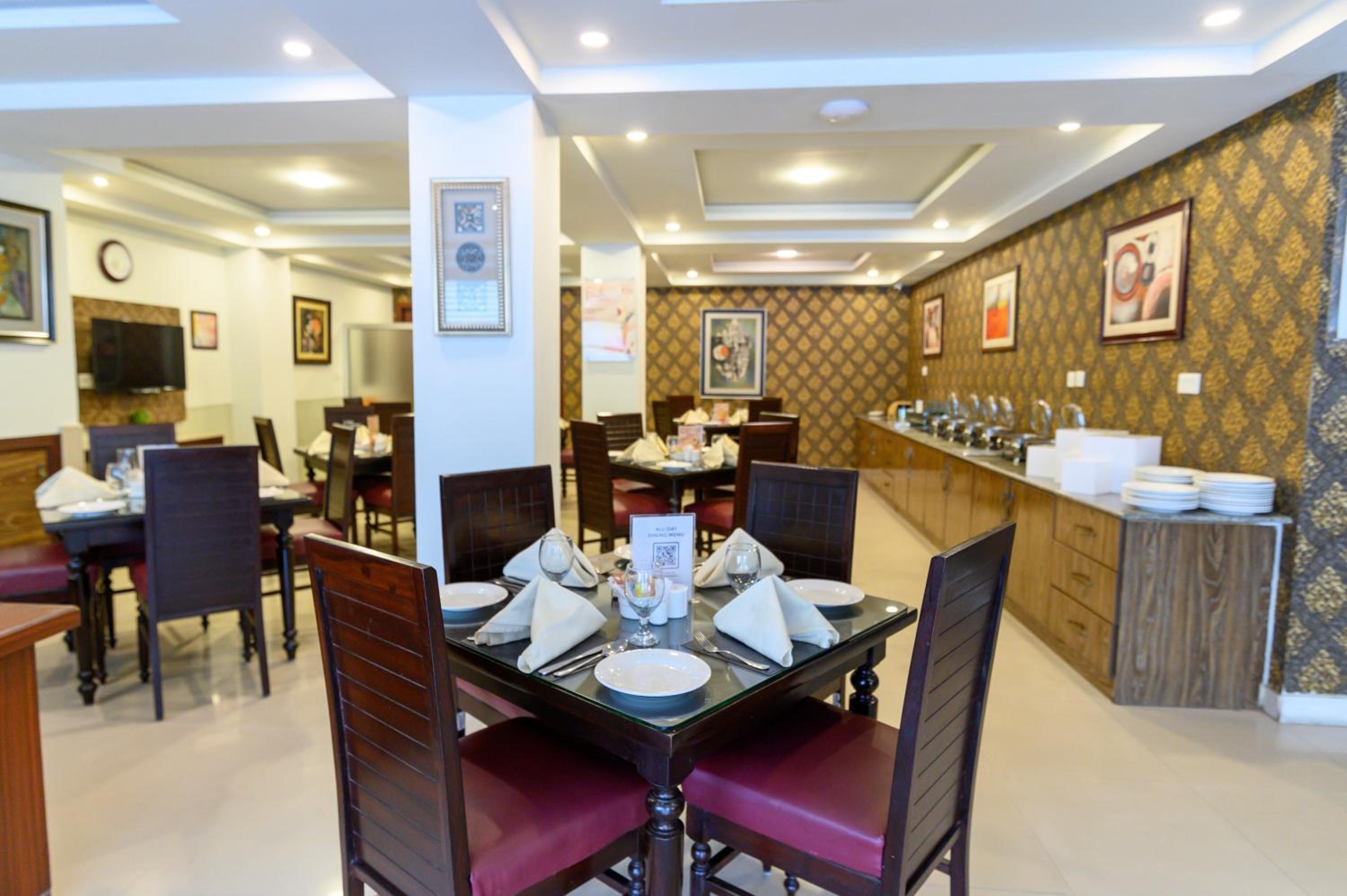 restaurant cafeteria