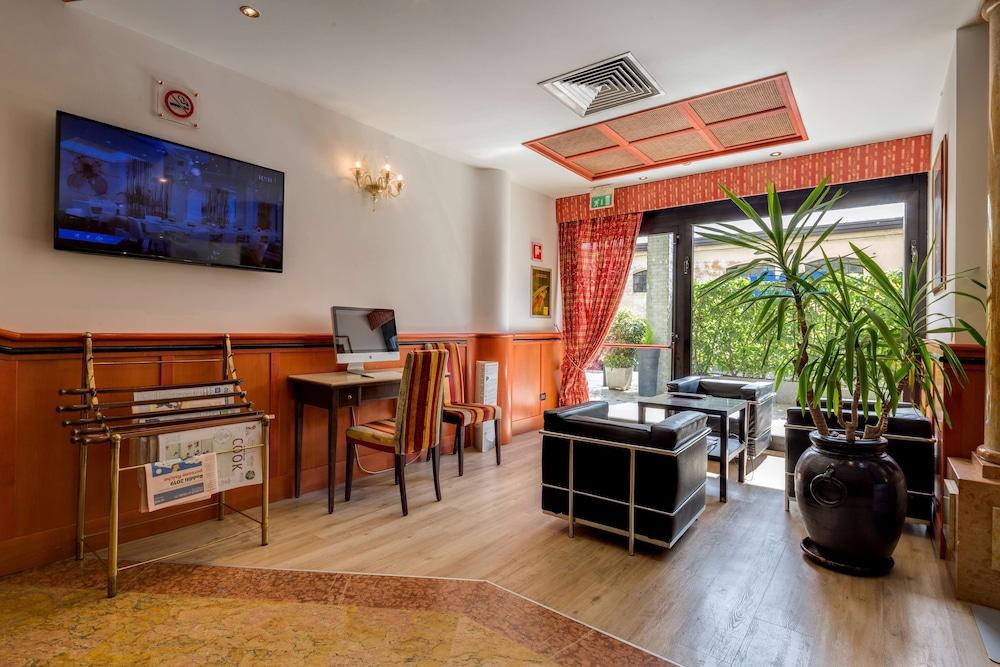 lounge