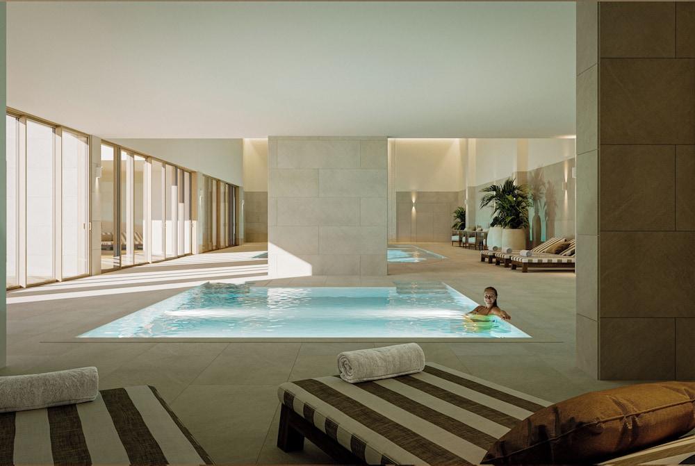 swimming pool spa