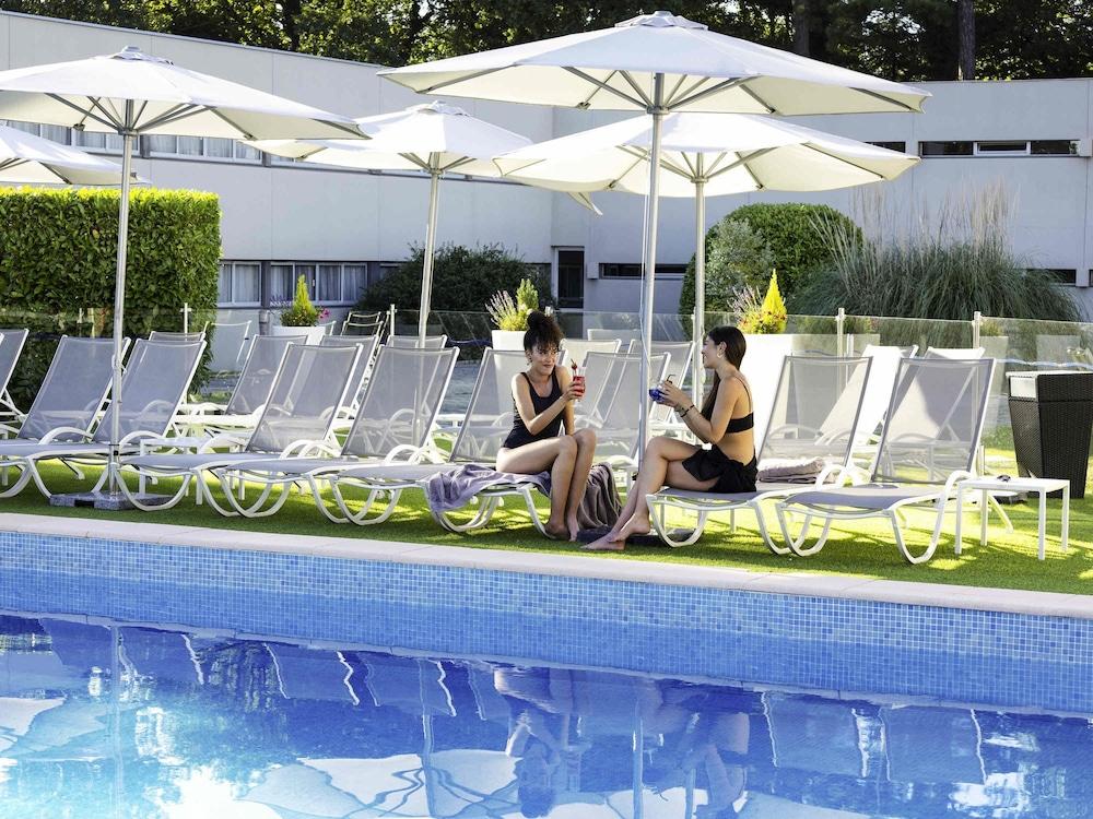 swimming pool spa