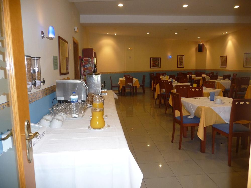 restaurant cafeteria