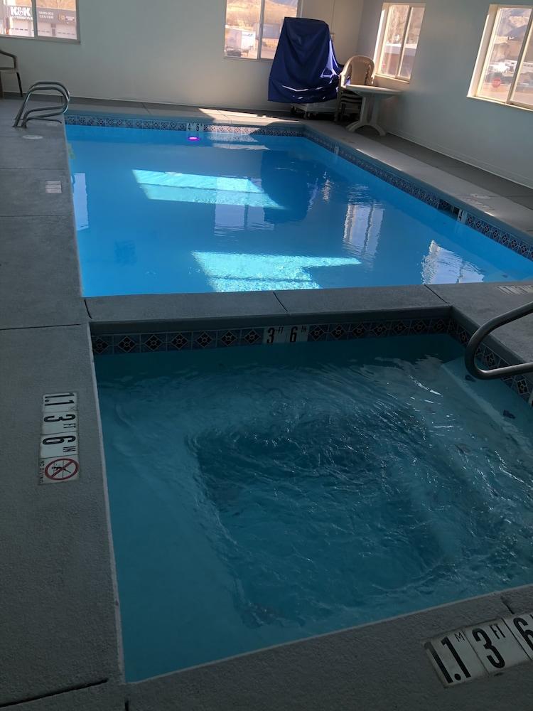 swimming pool spa