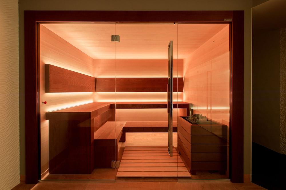 swimming pool spa