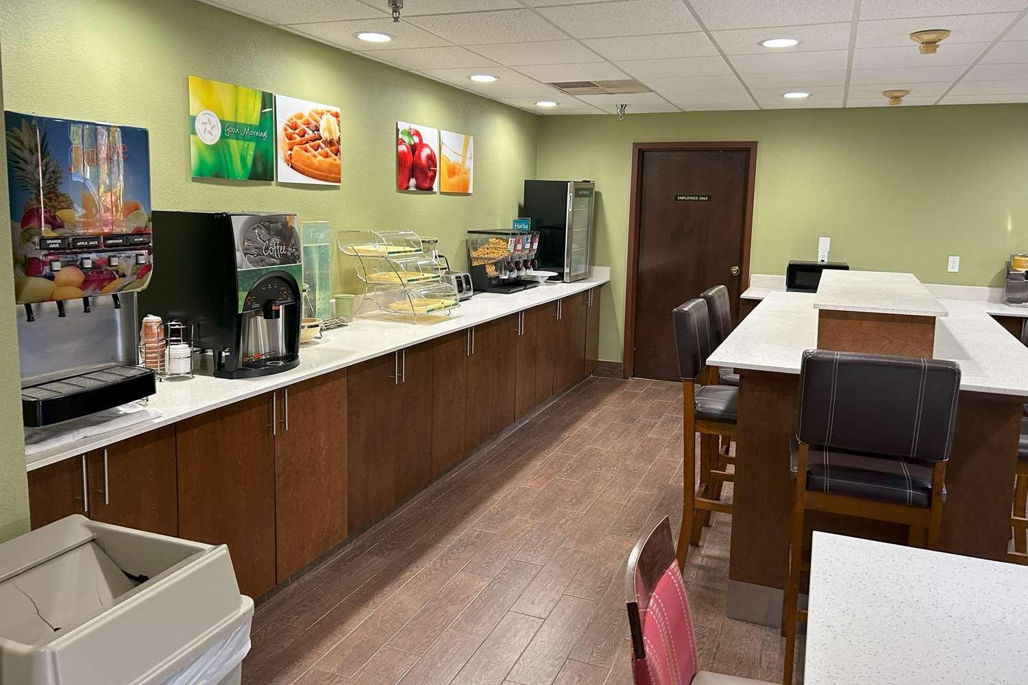 restaurant cafeteria