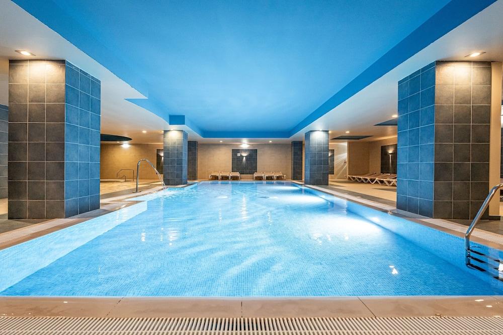 swimming pool spa