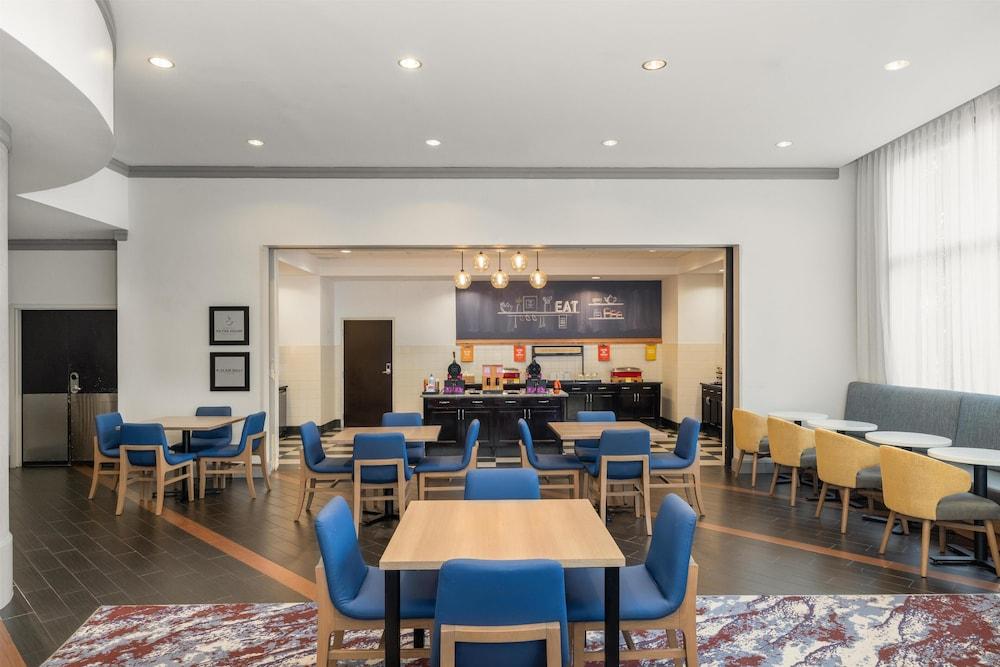 restaurant cafeteria