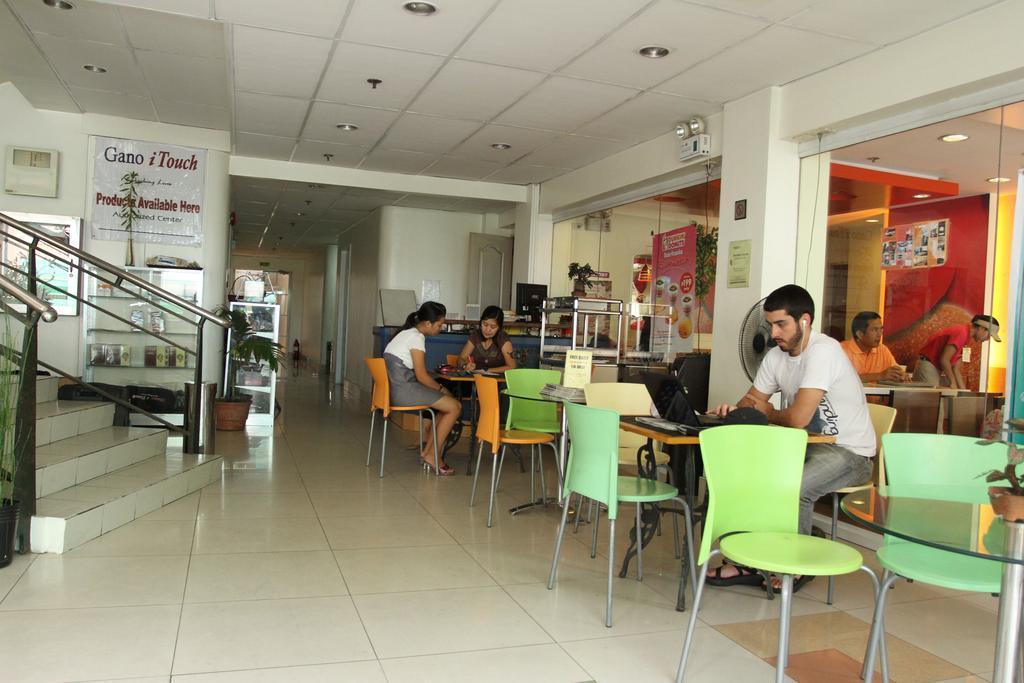 restaurant cafeteria