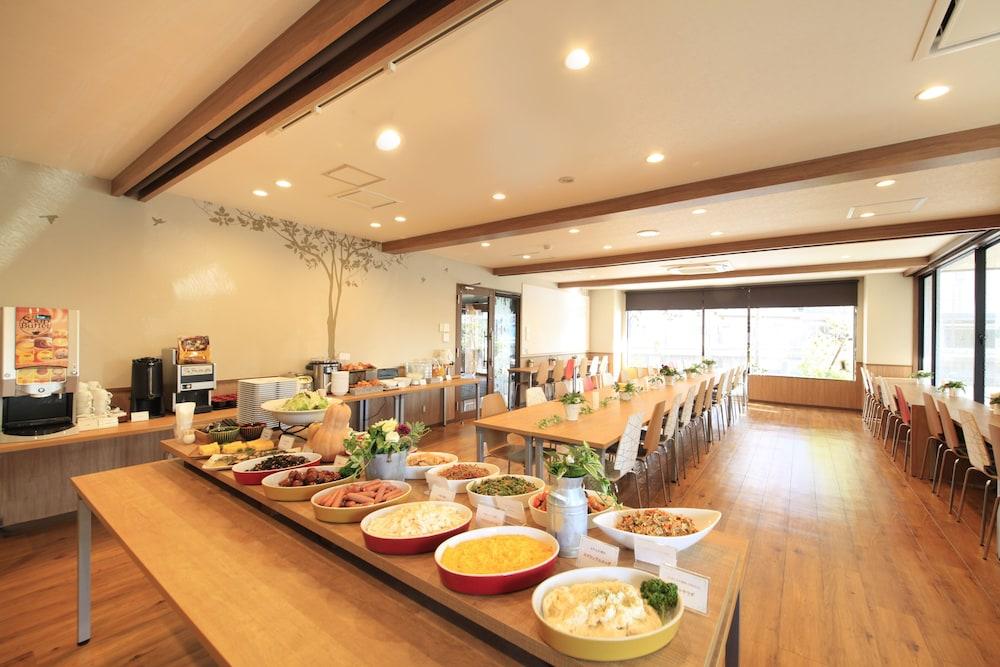 restaurant cafeteria