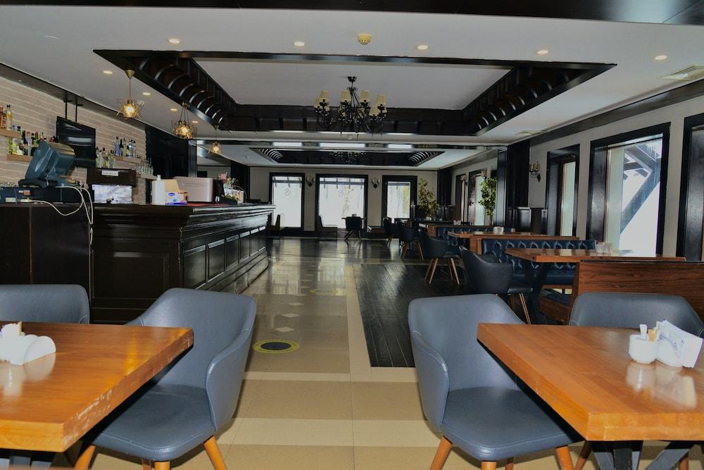 restaurant-cafeteria
