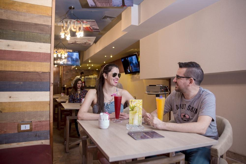 restaurant-cafeteria
