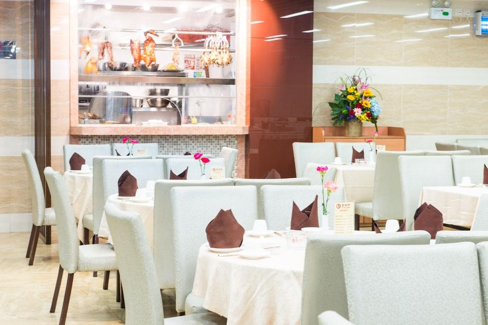 restaurant cafeteria