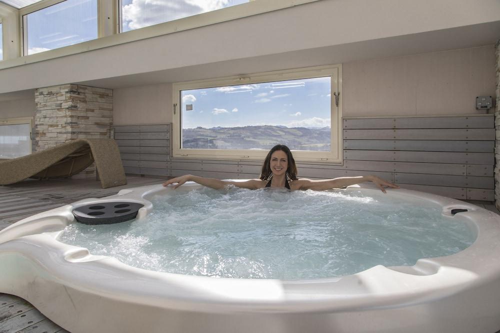 swimming pool spa