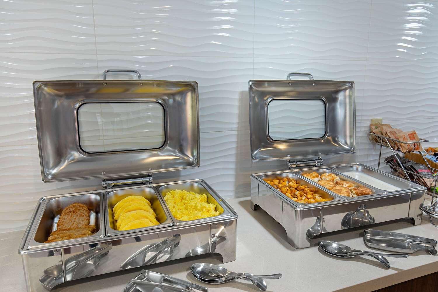 restaurant cafeteria