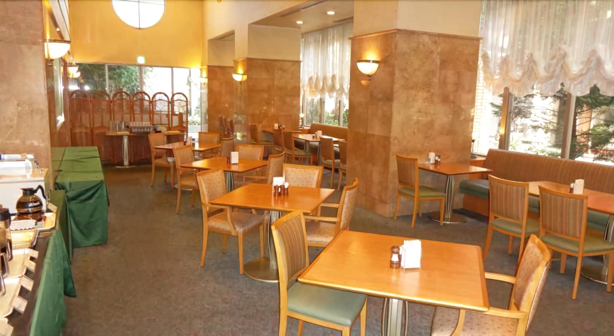 restaurant cafeteria