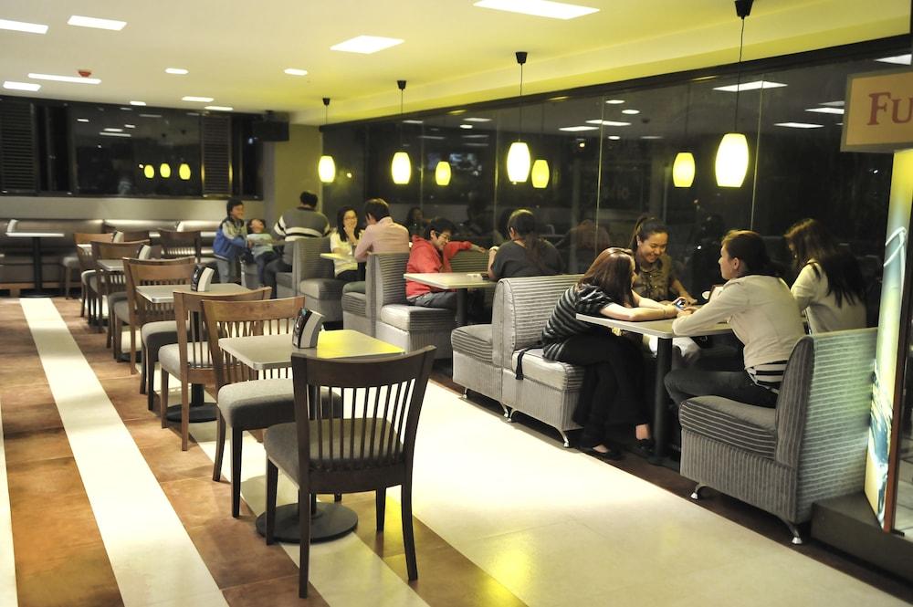 restaurant cafeteria