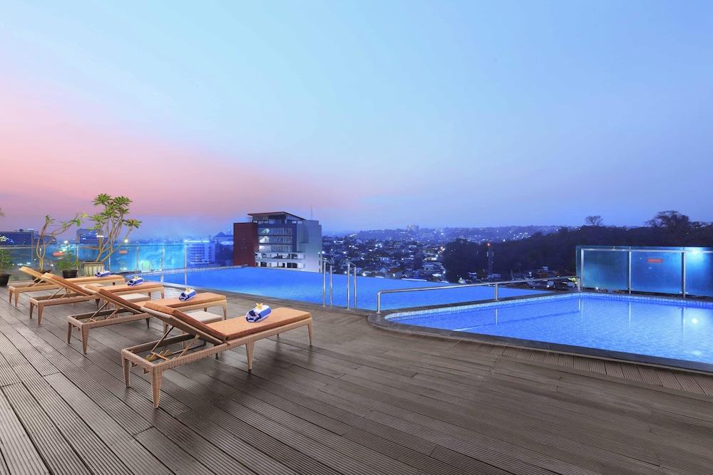 swimming pool spa